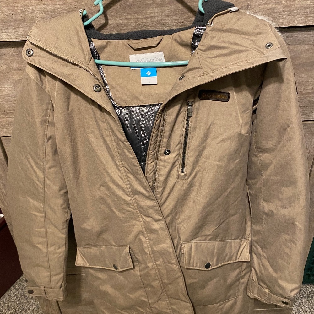 Columbia Women's Suttle Mountain Long Insulated Jacket